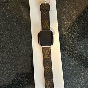 Apple Watch Series 5 gold aluminum case 44mm